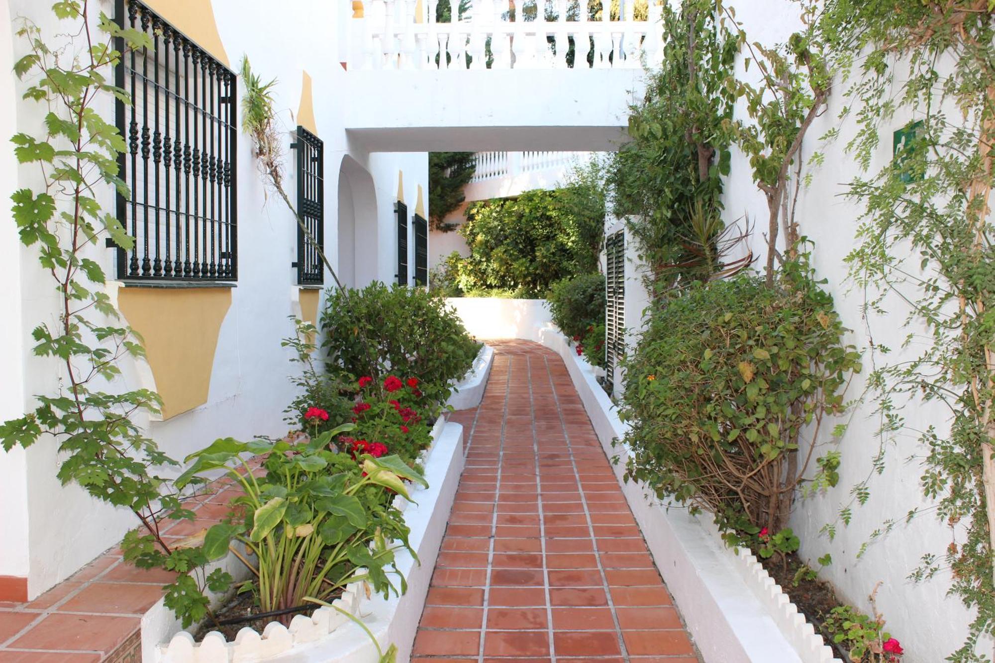 Apartamentos Las Rosas De Capistrano Nerja Exterior foto