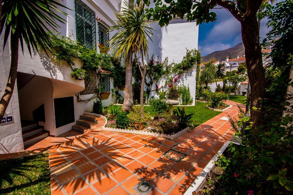 Apartamentos Las Rosas De Capistrano Nerja Exterior foto